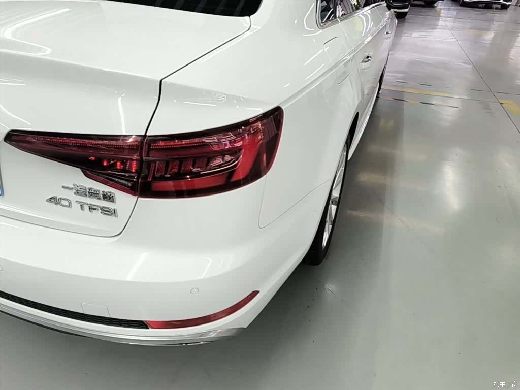 Audi A4L, 2019 8