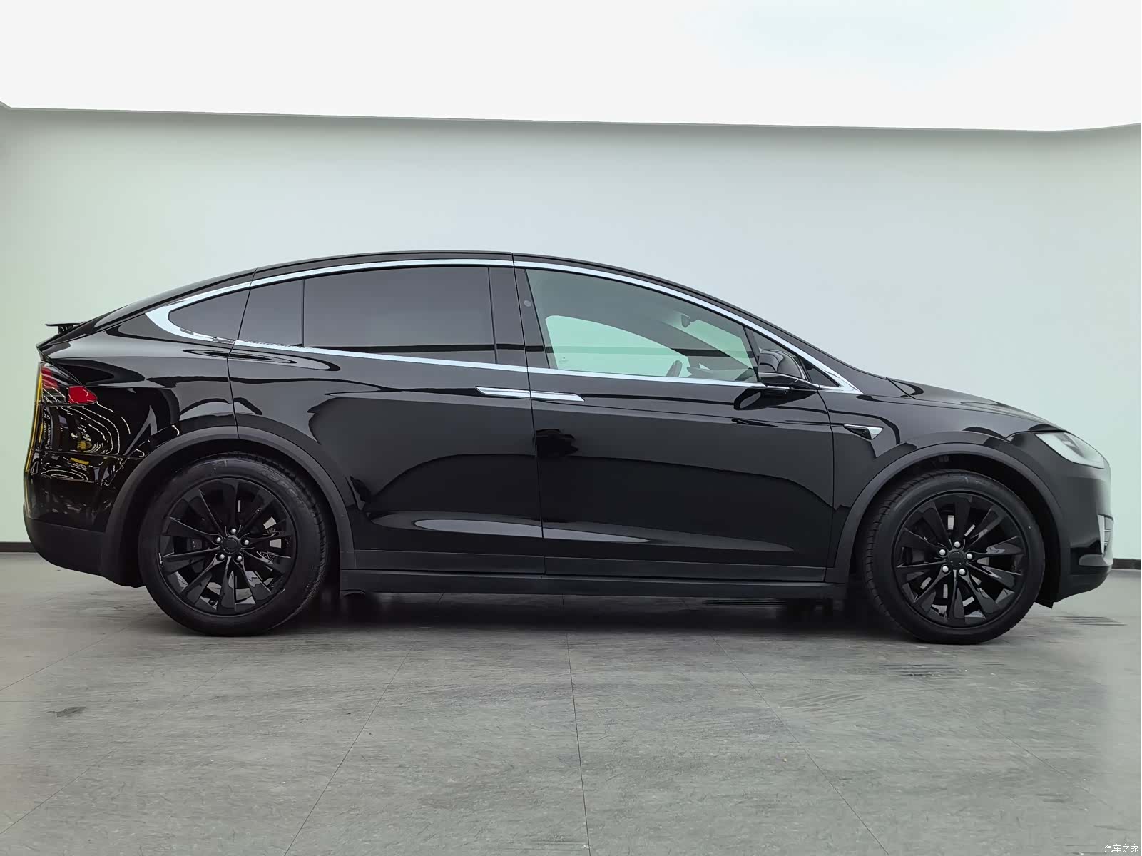 Tesla Model X, 2018 9