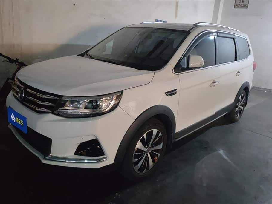 Forthing Jingyi X6 Forthing Jingyi X6