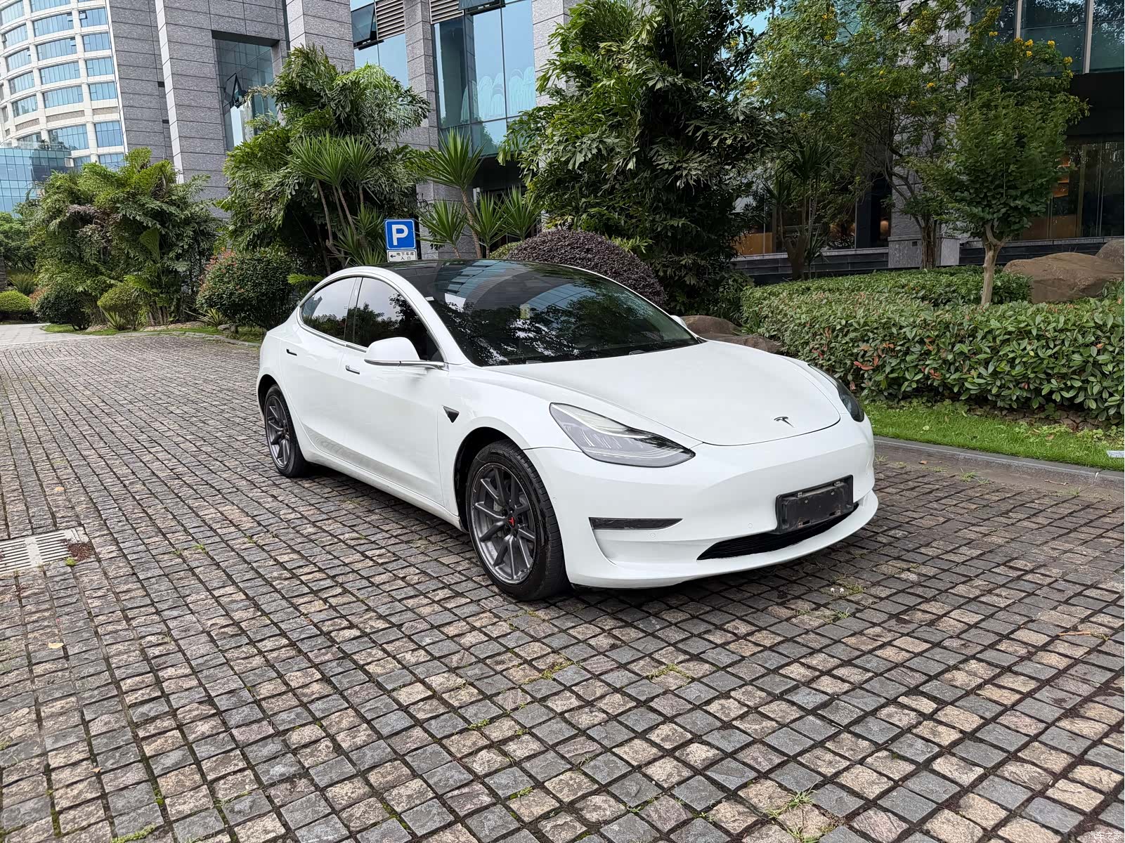 Tesla Model 3, 2019 3