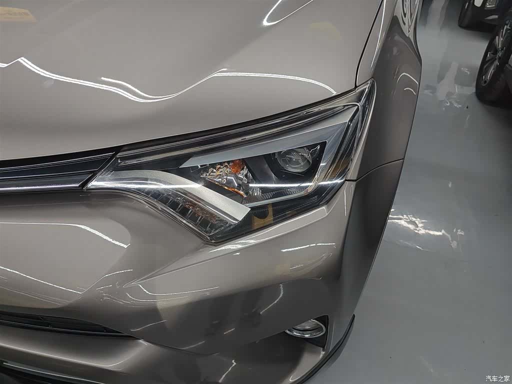 Toyota RAV4, 2018 18