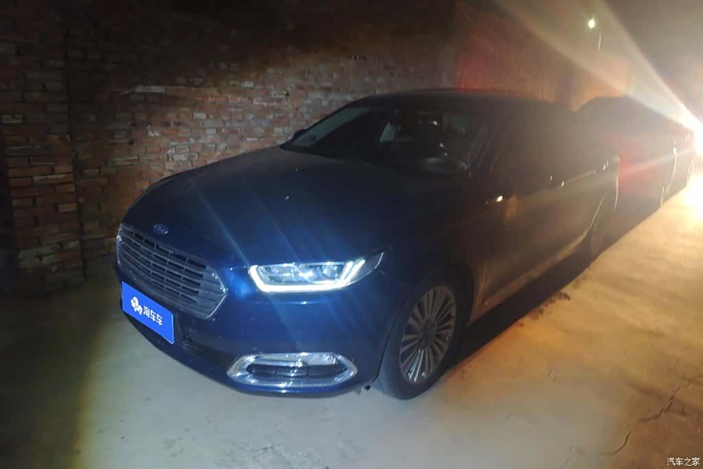 Ford Taurus, 2017 1