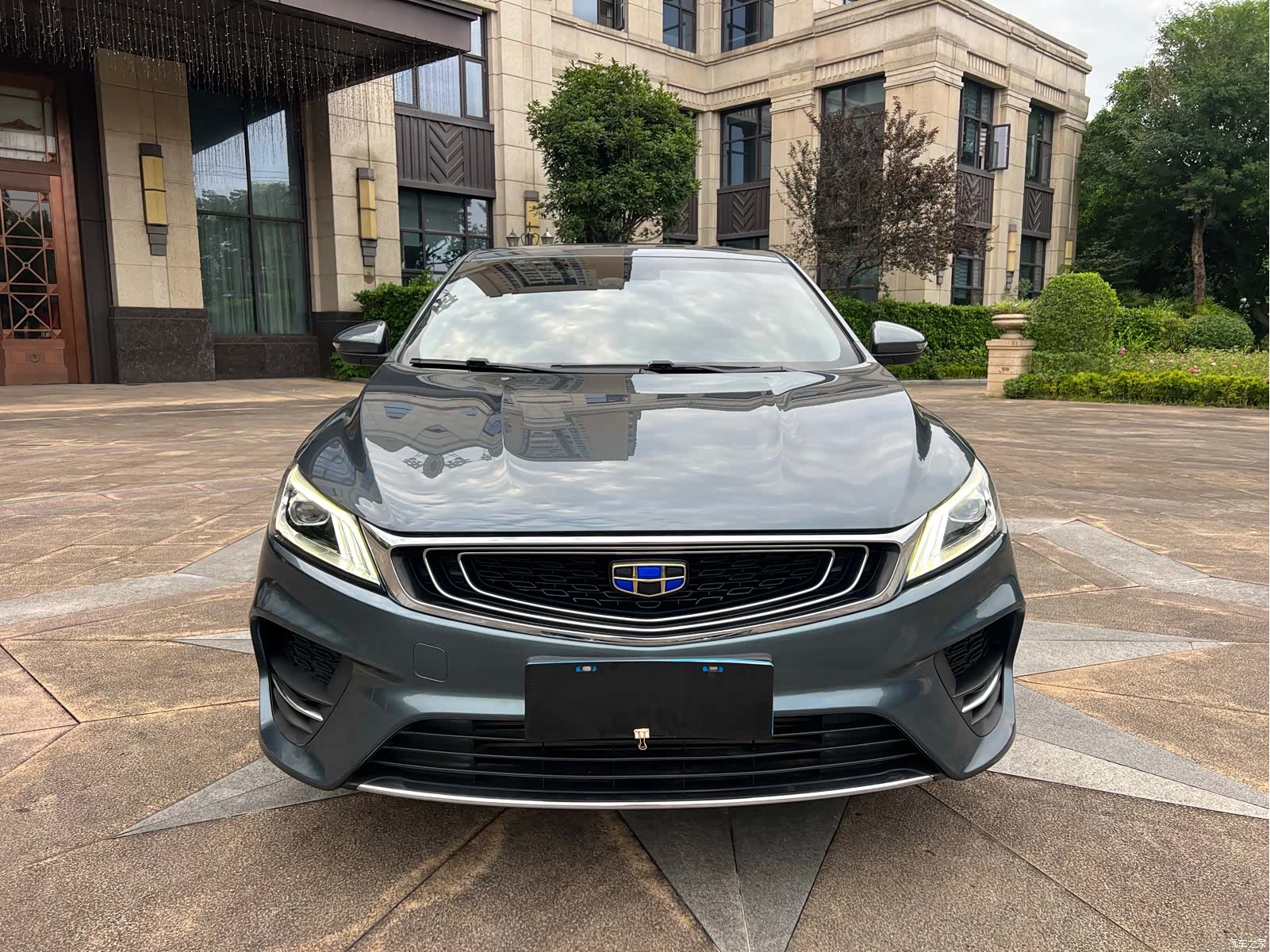 Geely Binray