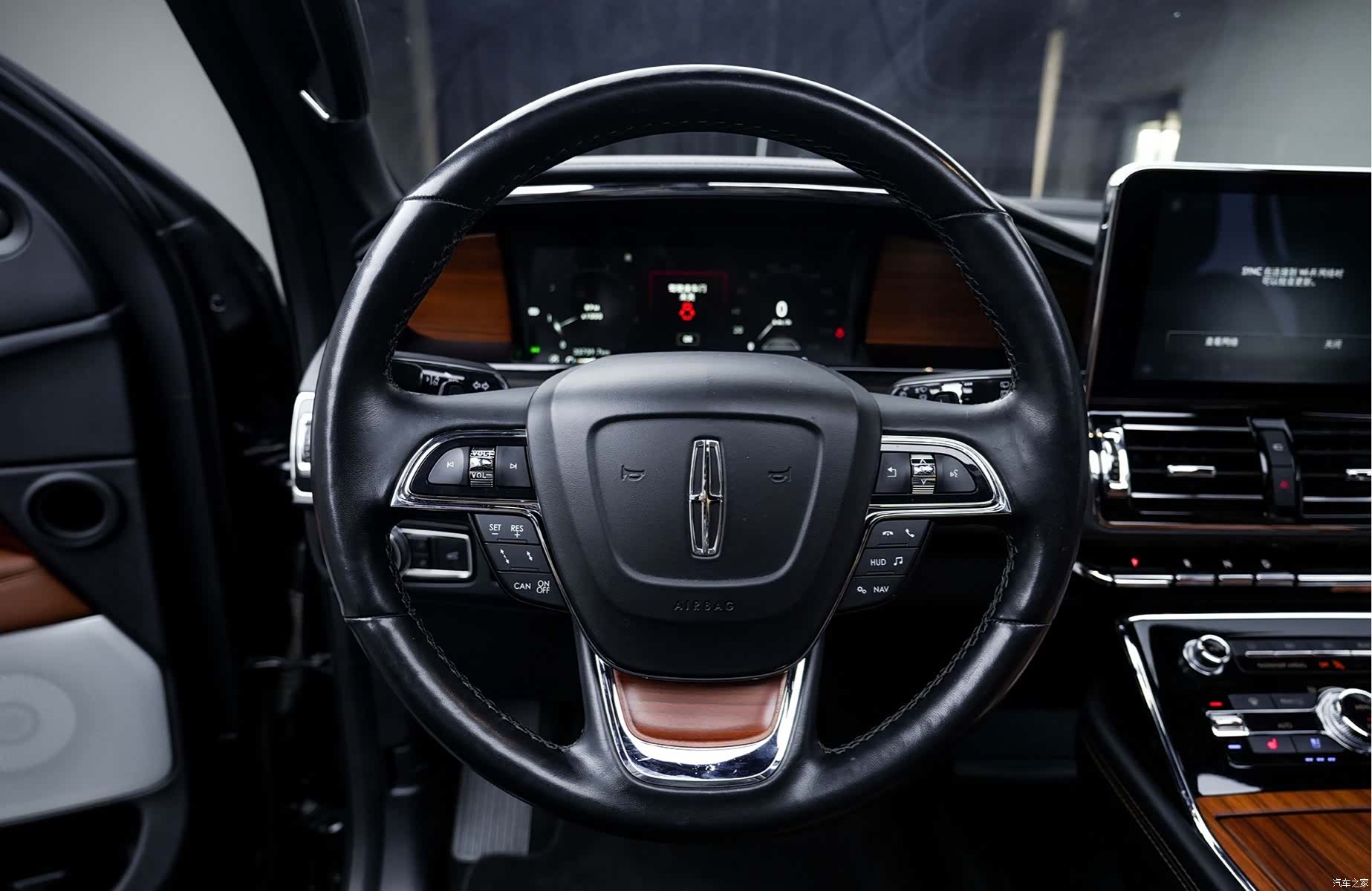 Lincoln Navigator, 2020 14
