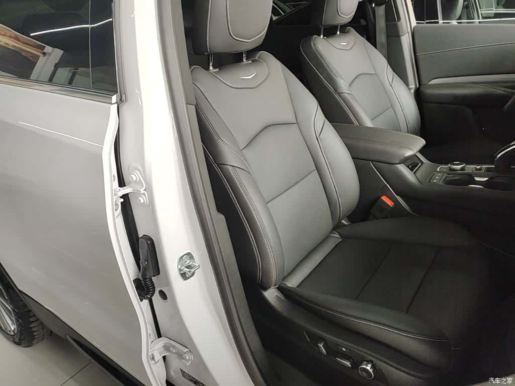 Cadillac XT4, 2025 25