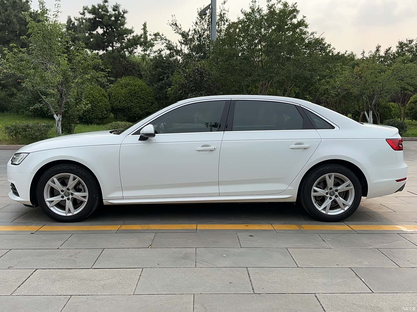 Audi A4L, 2017 7