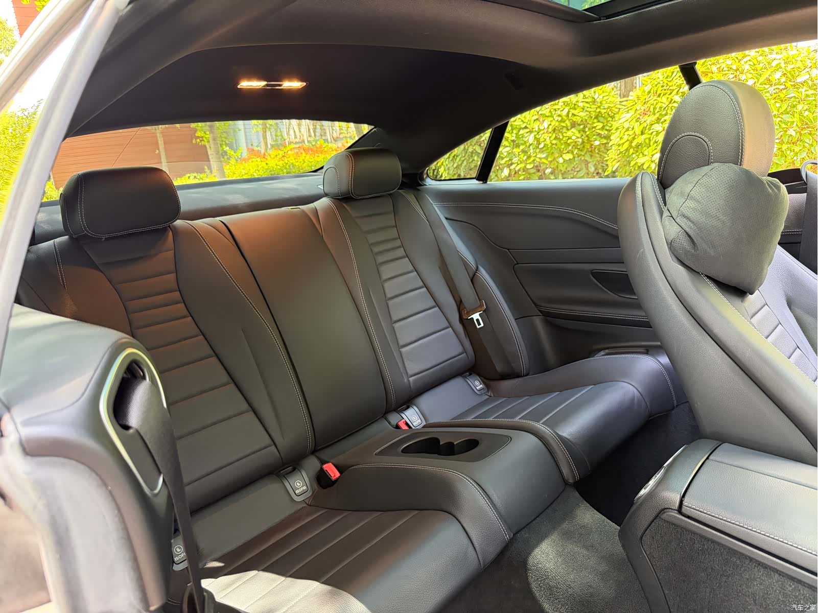 Mercedes-Benz E-Class, 2022 14