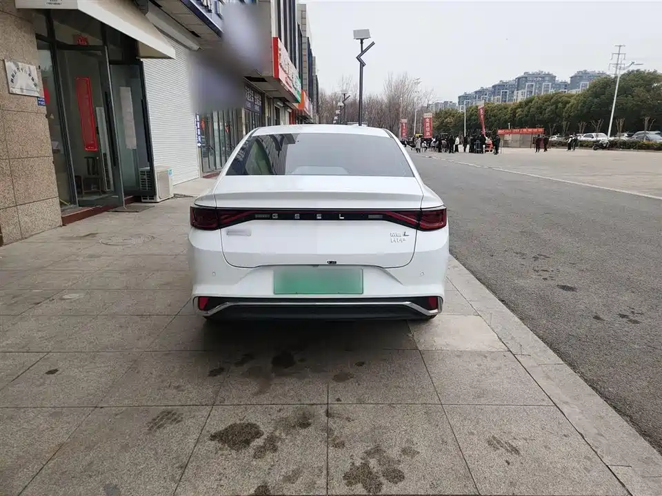 Geely Emgrand L HiP
