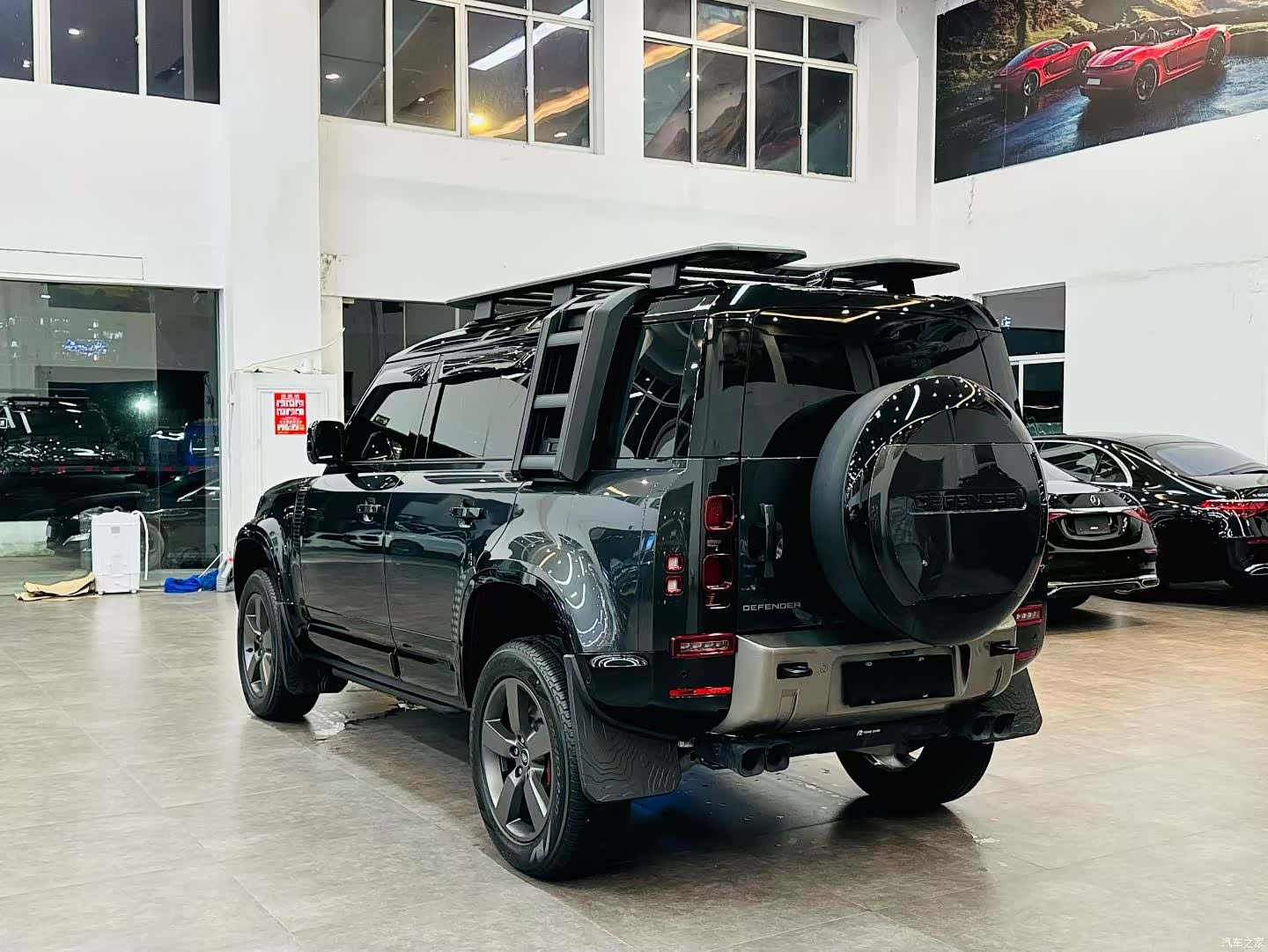 Land Rover Defender, 2025 4