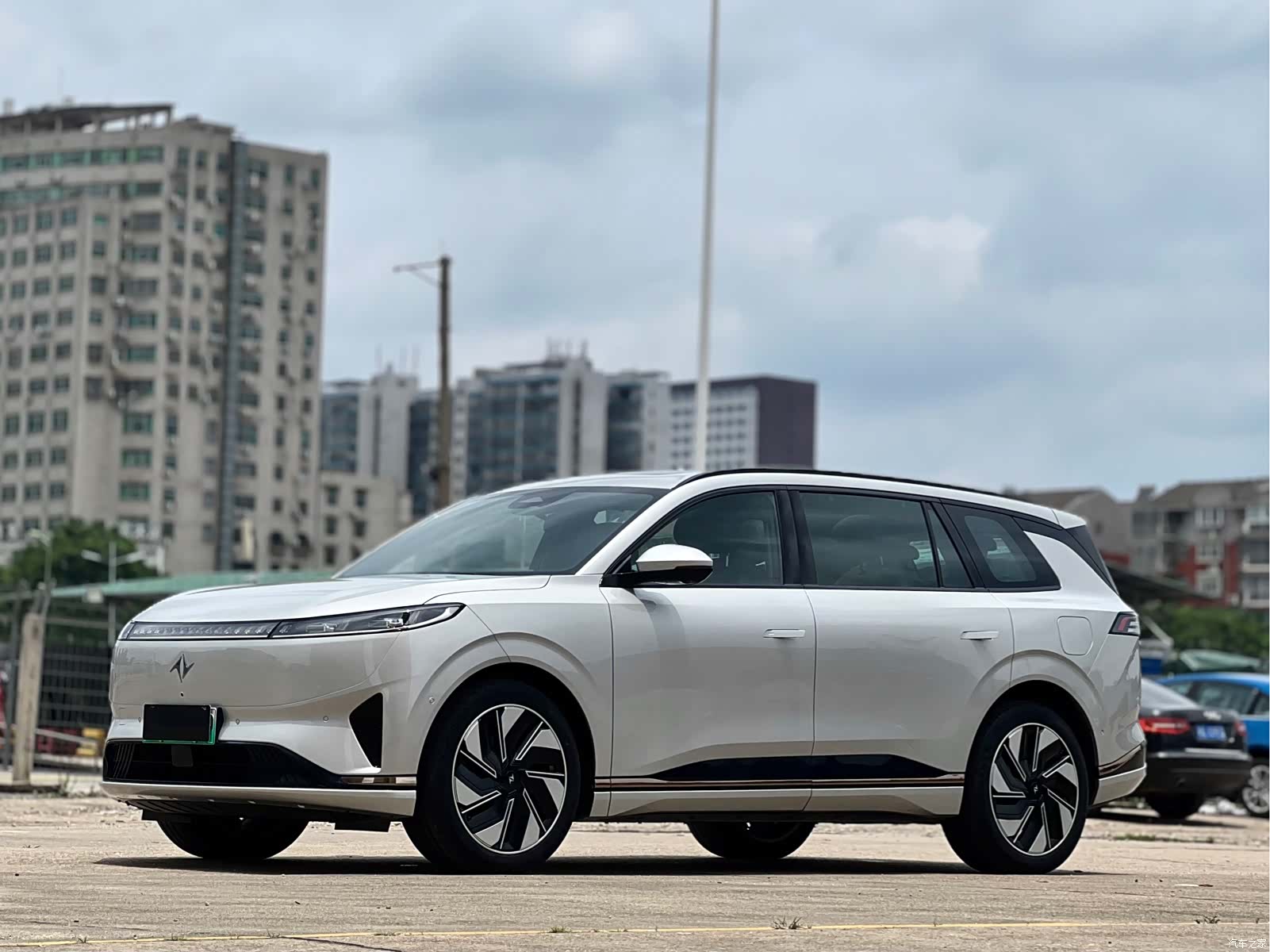 DongFeng eπ008, 2024 1