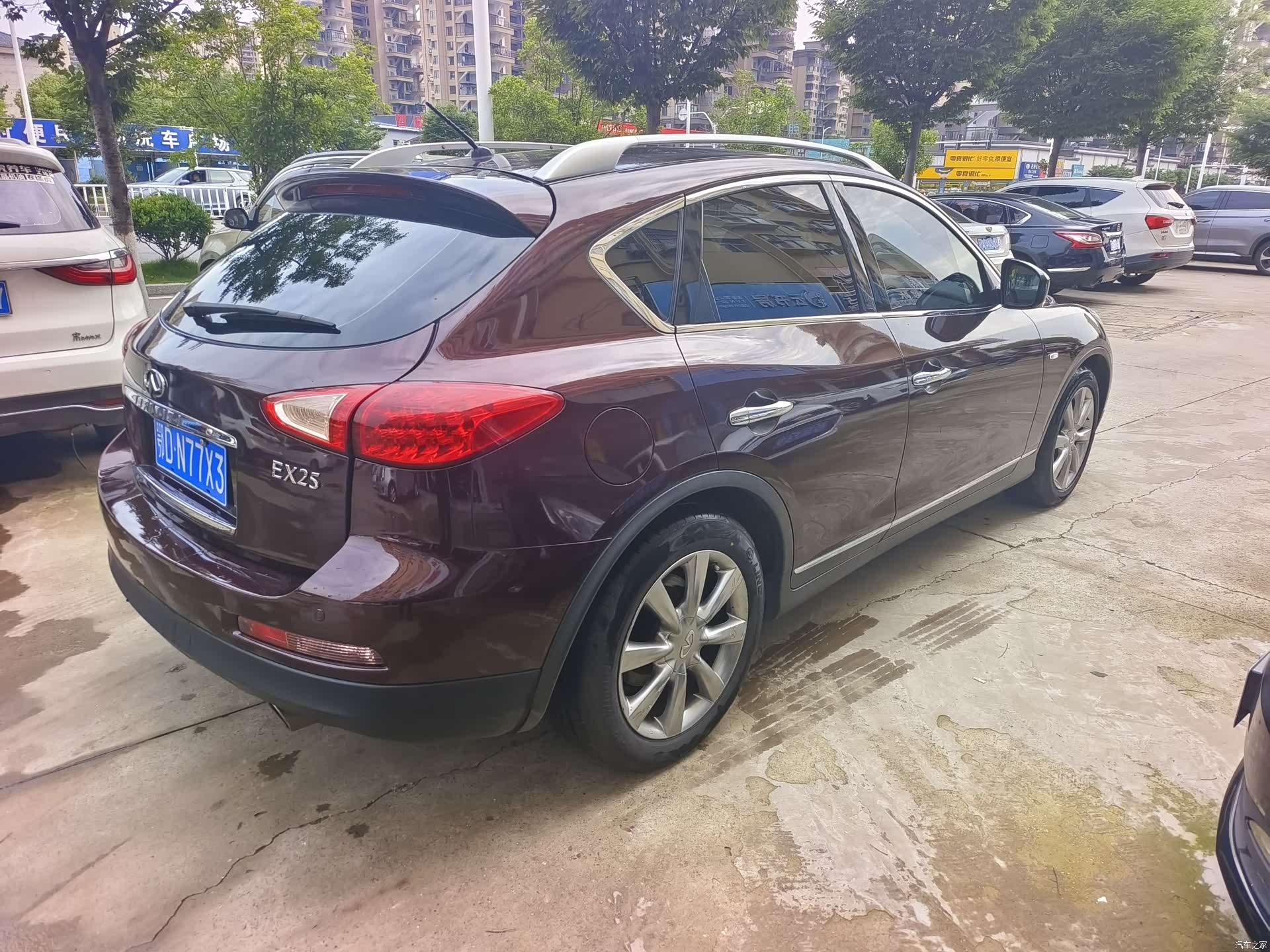 Infiniti EX25, 2012 4
