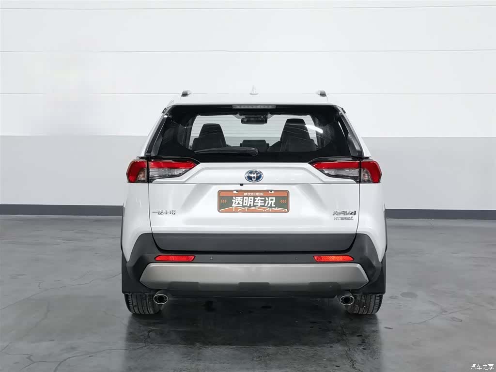 Toyota RAV4, 2024 4