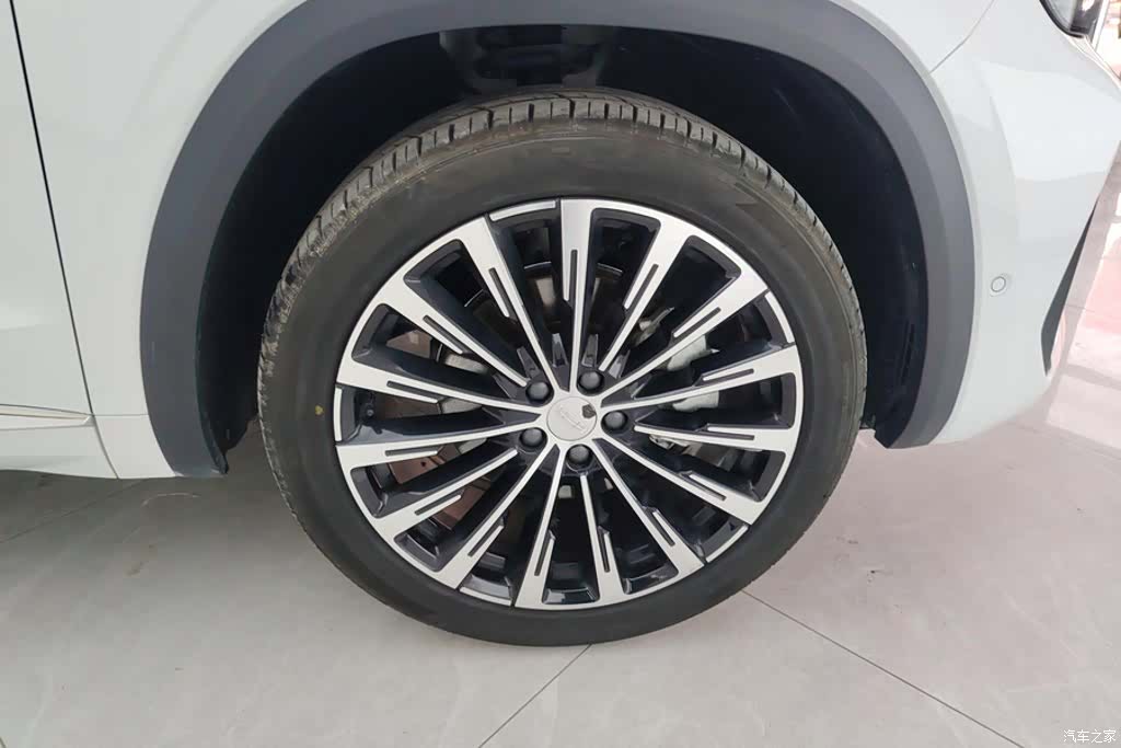 Geely Xingyue L, 2025 6