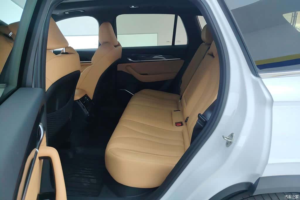 Geely Xingyue L, 2025 11