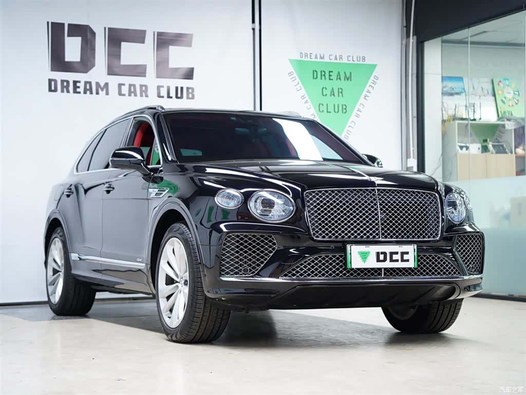 Bentley Bentayga, 2021 14