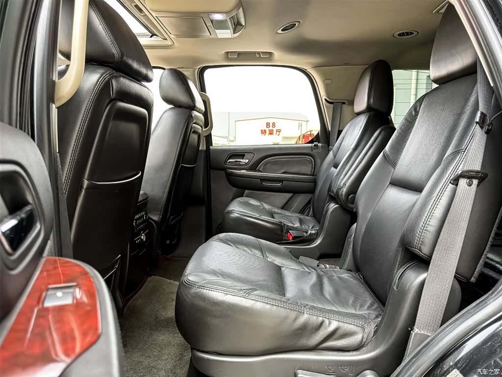 Cadillac Escalade, 2009 13