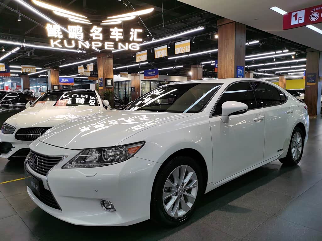 Lexus ES 2014 300h Elite