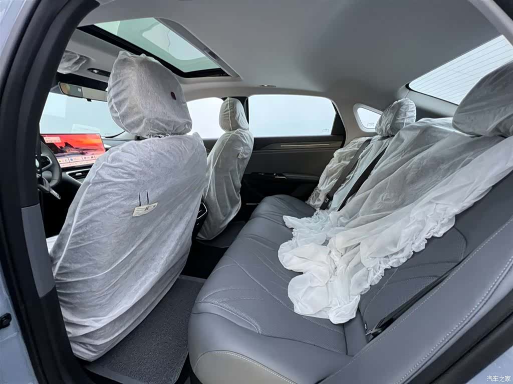 Geely Galaxy L6, 2025 21