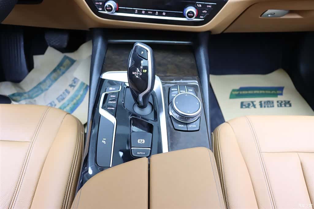BMW 5 Series, 2017 24
