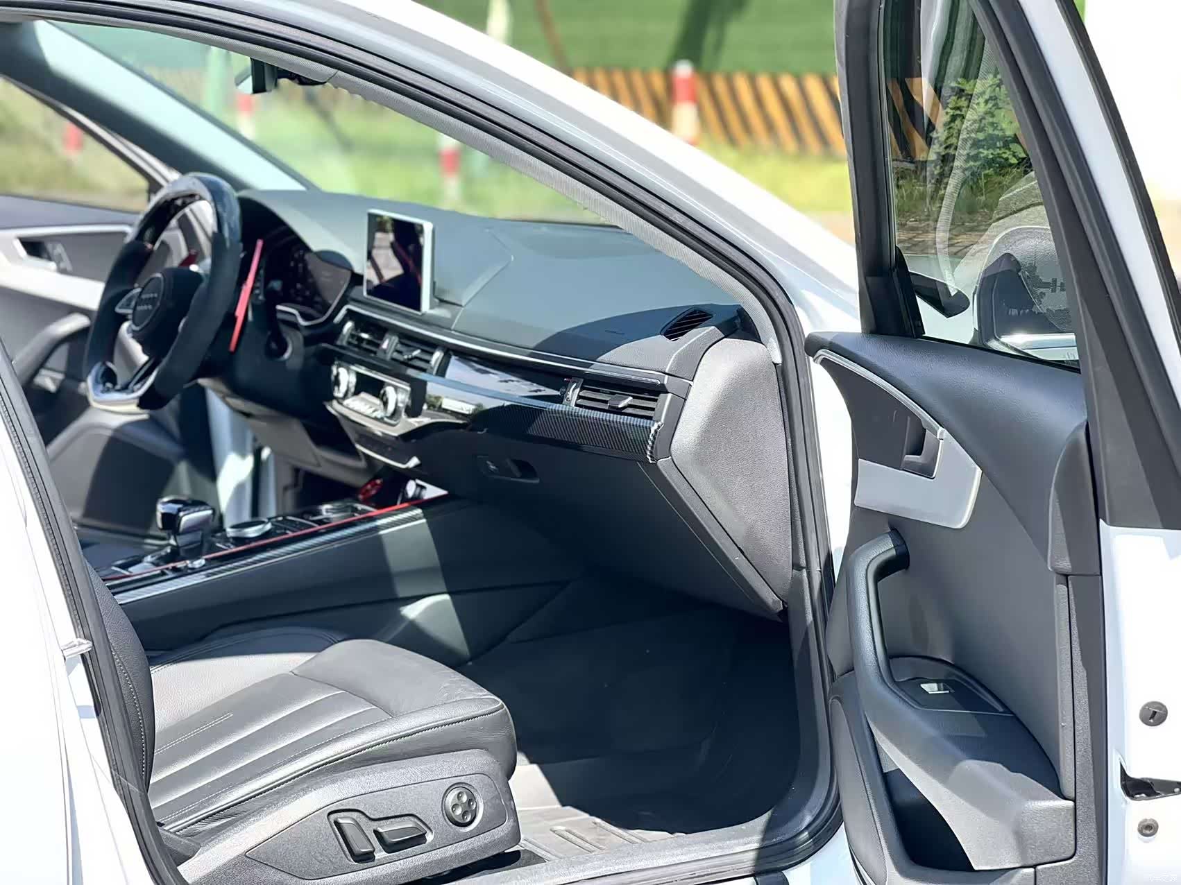 Audi A4, 2020 9