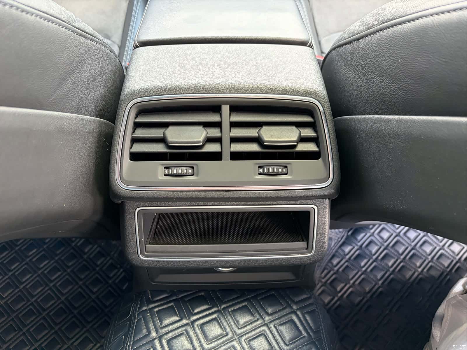 Audi A6L, 2020 14