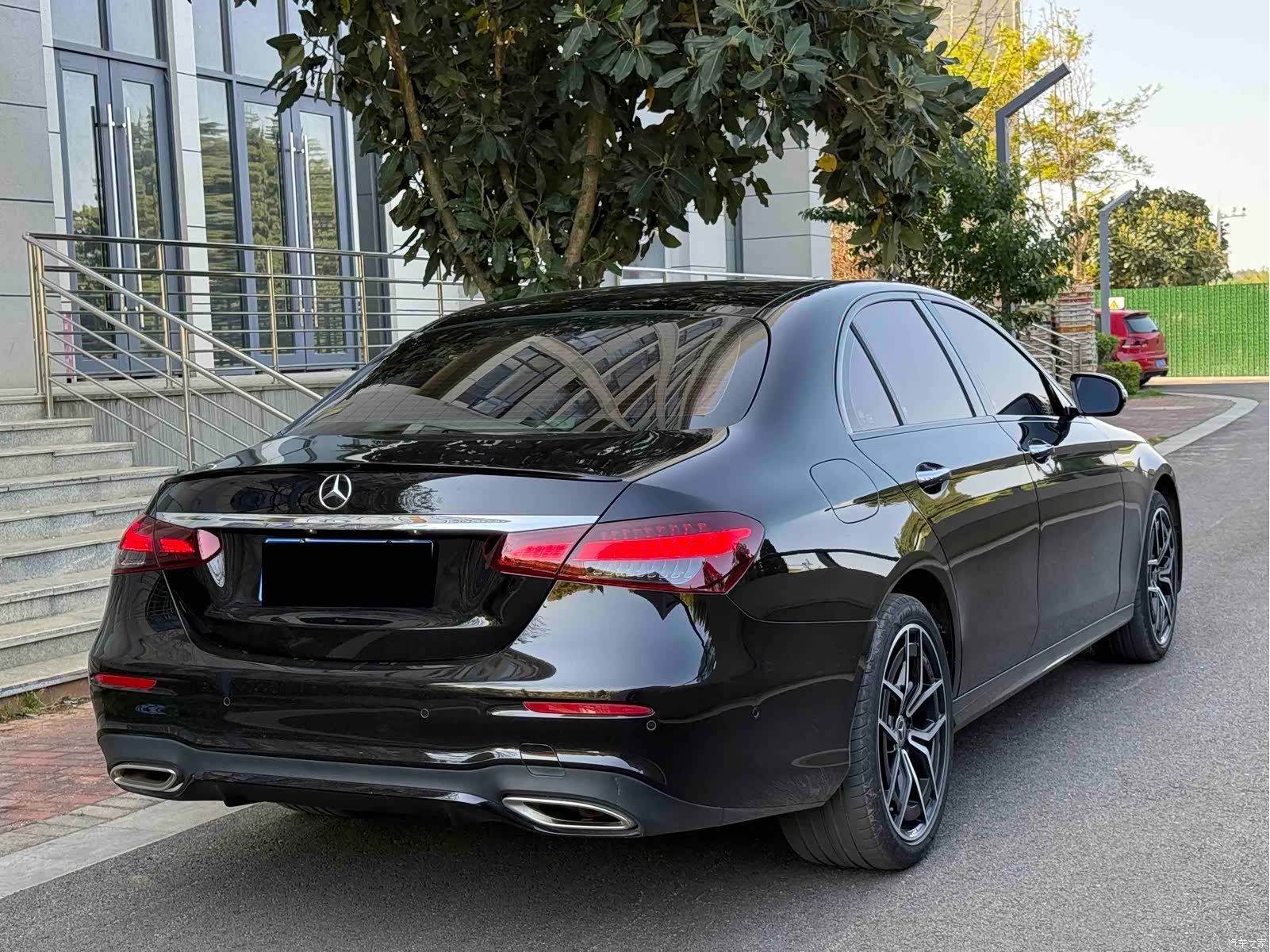 Mercedes-Benz E-Class, 2023 3