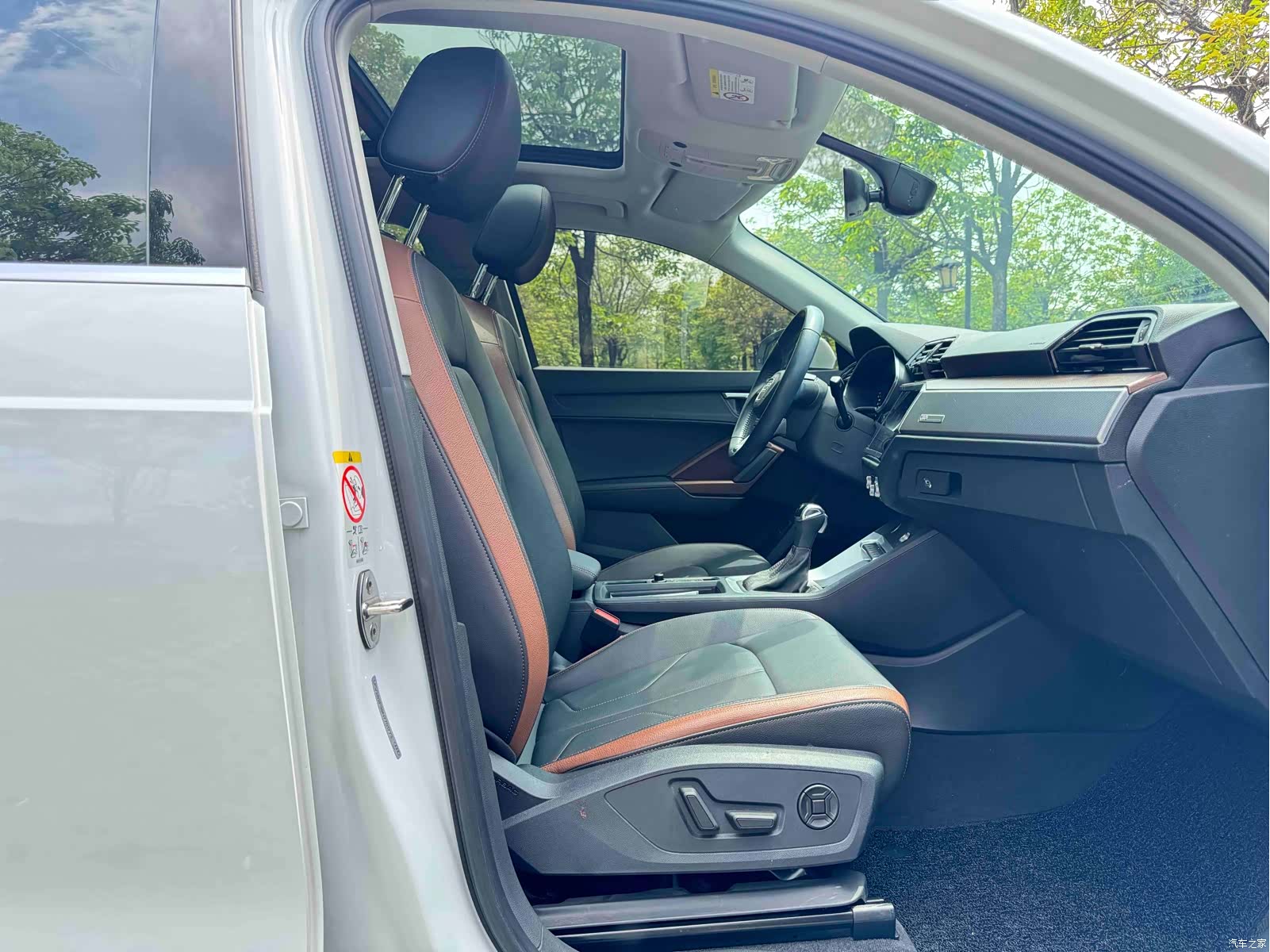 Audi Q3, 2022 12
