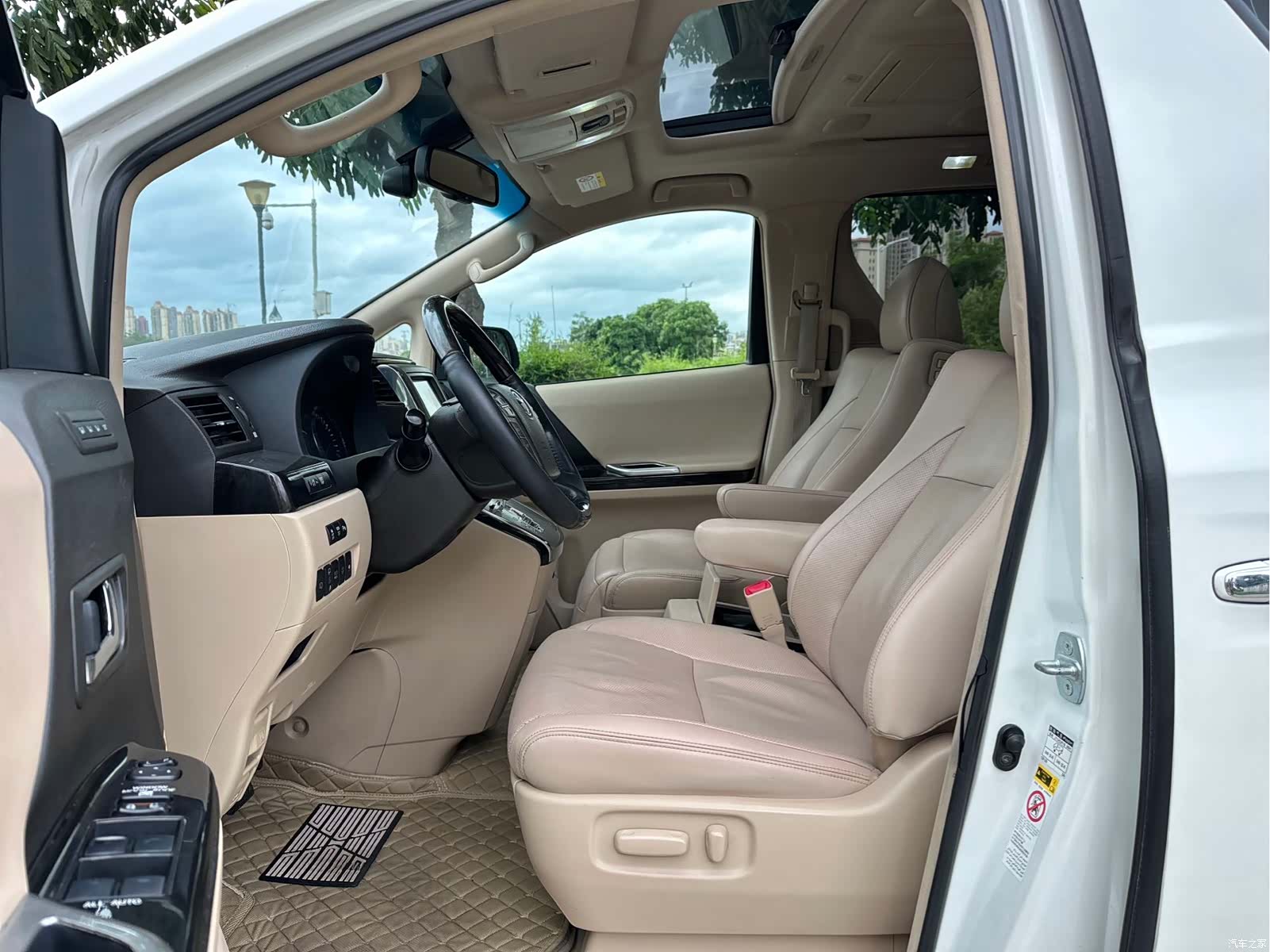 Toyota Alphard, 2014 4
