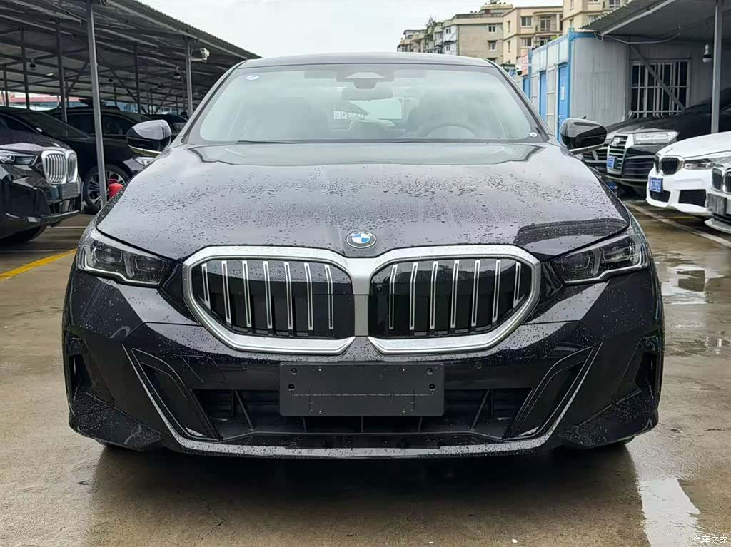 BMW 5 Series, 2026 2