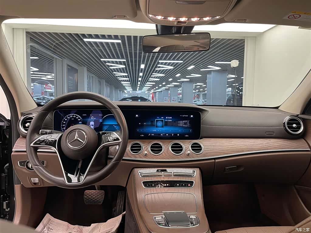 Mercedes-Benz E-Class, 2022 11