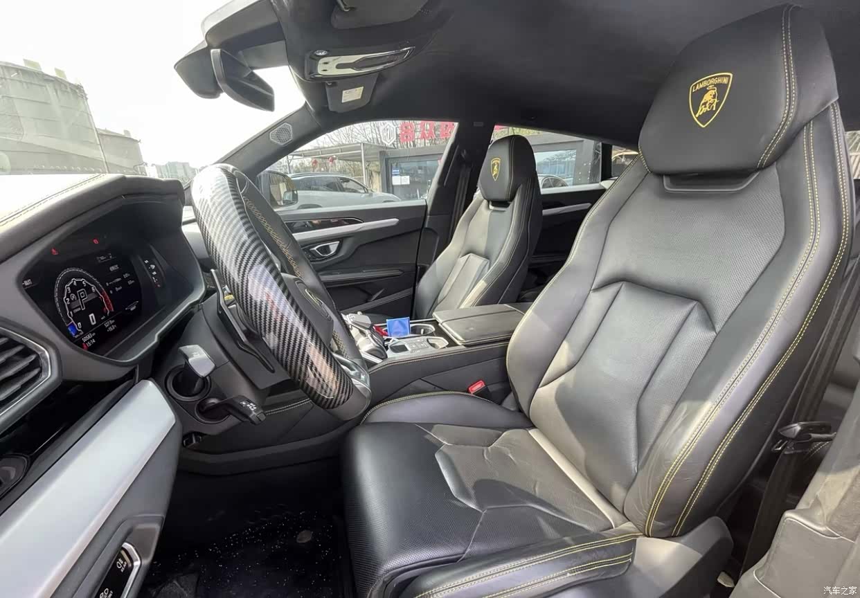 Lamborghini Urus, 2020 все фото