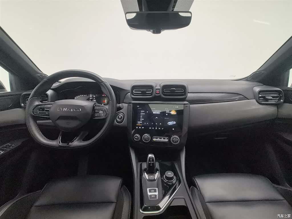 Lynk & Co 02, 2022 все фото
