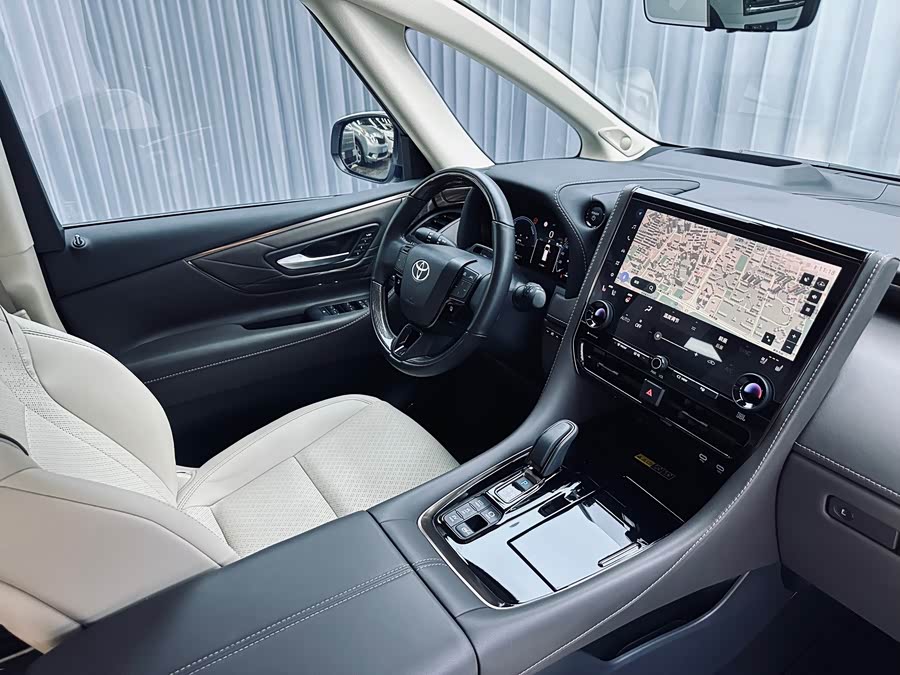 Toyota Alphard 2025, фото 19