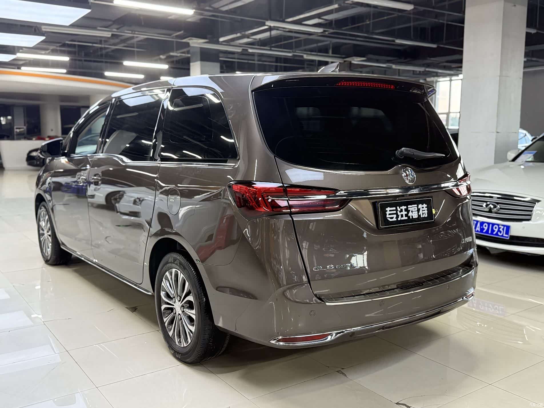 Buick GL8, 2023 7