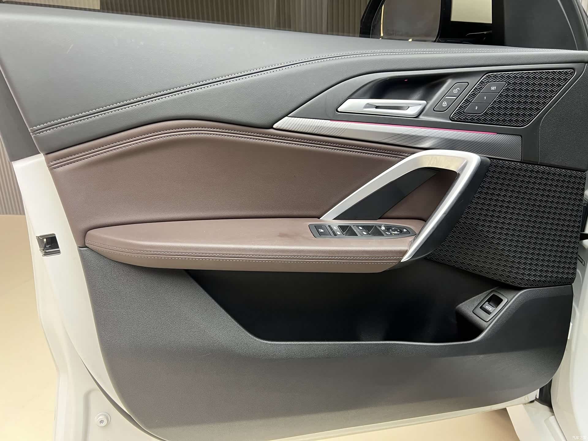 BMW iX1, 2024 16
