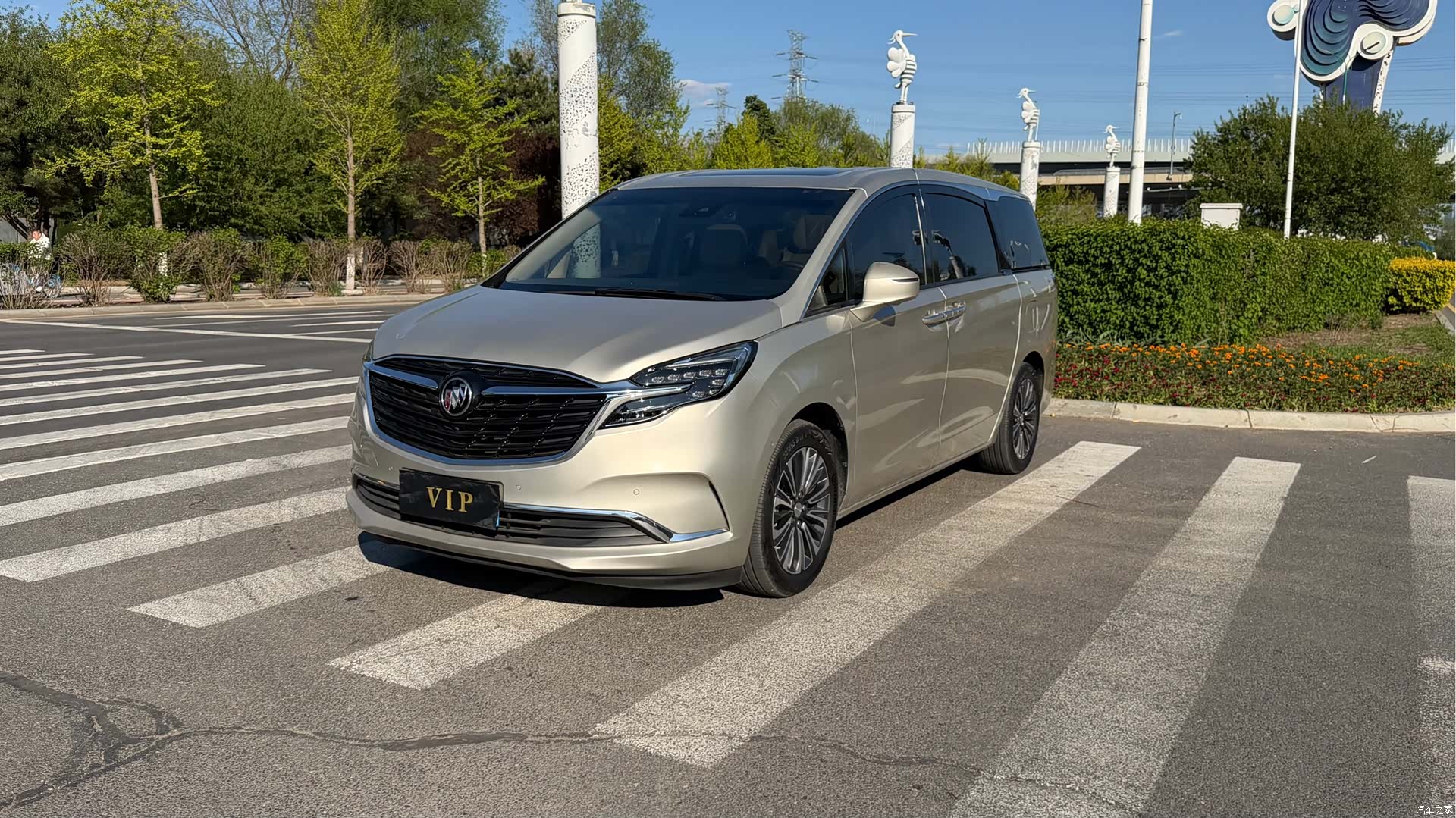 Buick GL8, 2021 3