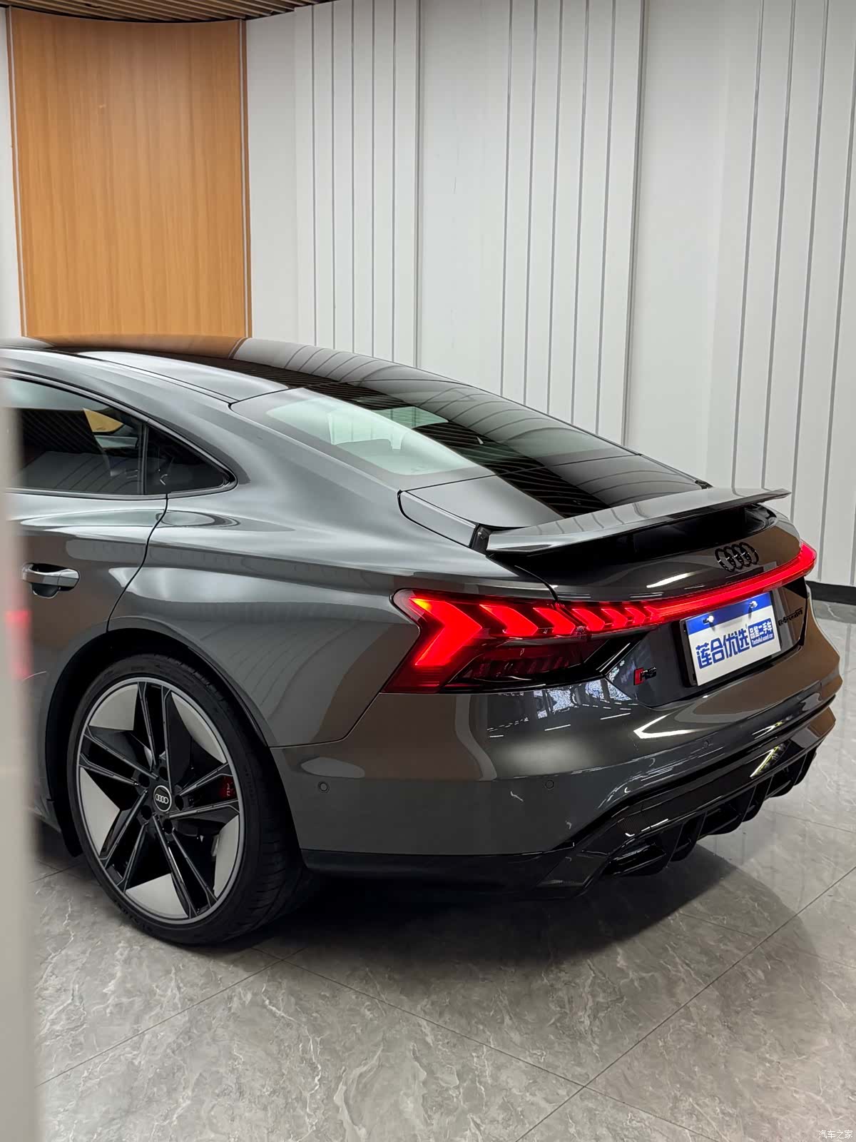 Audi e-tron, 2023 21