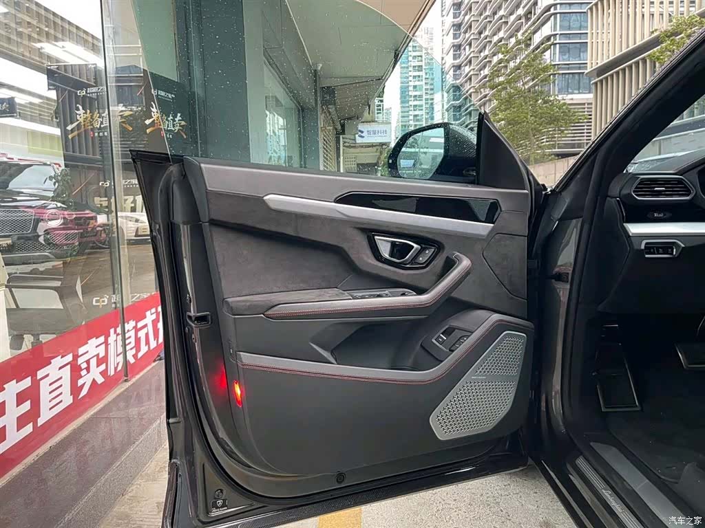 Lamborghini Urus, 2019 10
