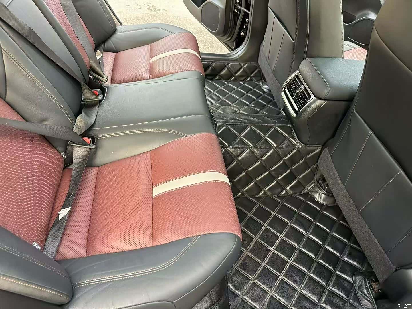 Toyota Crown, 2017 все фото