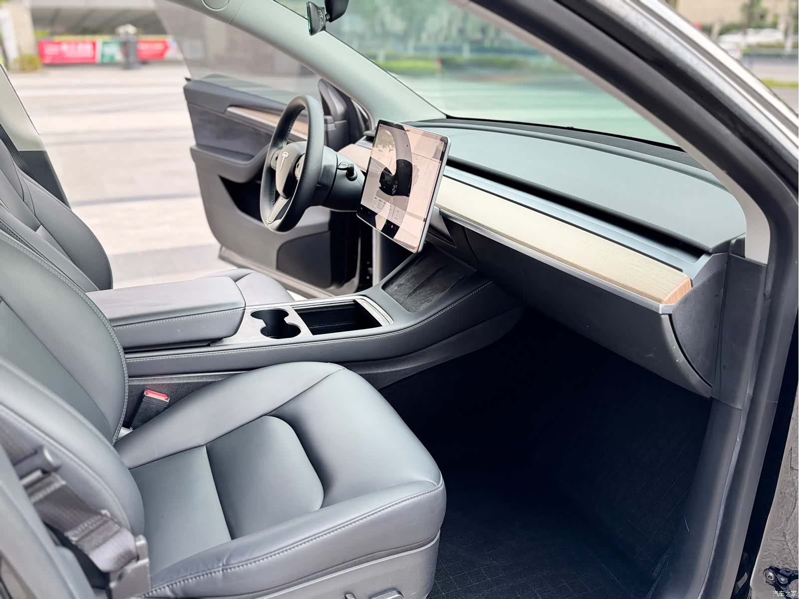 Tesla Model Y, 2022 10