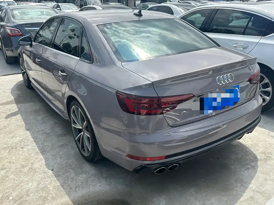 Audi S4
