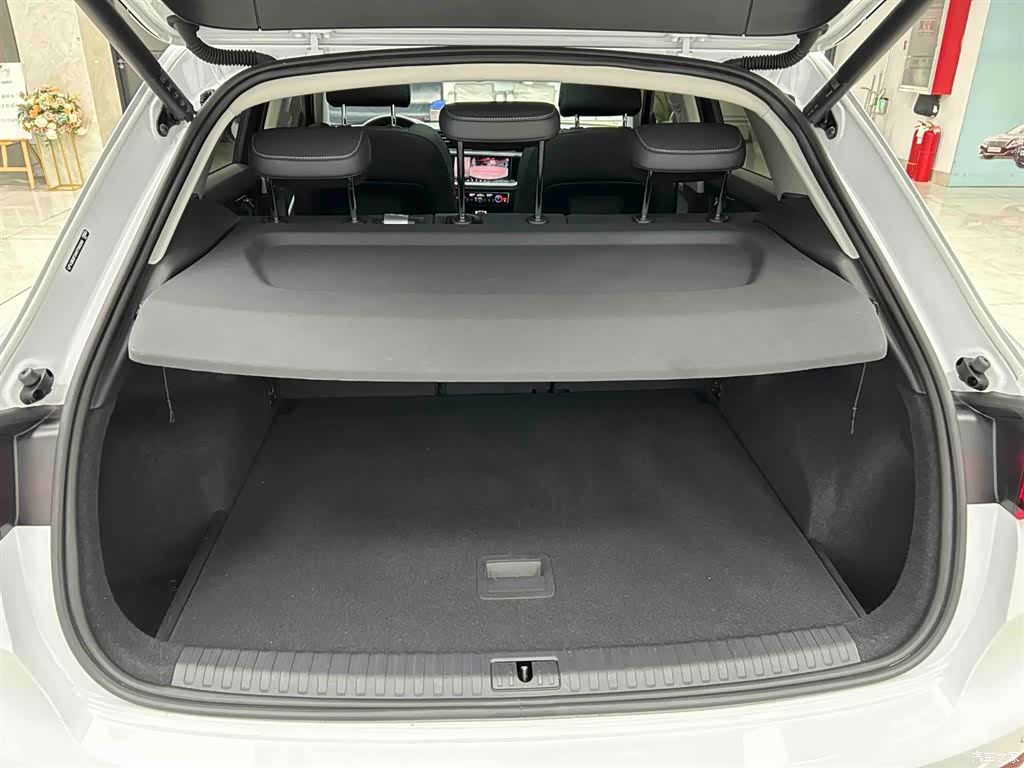 Audi Q3, 2023 16