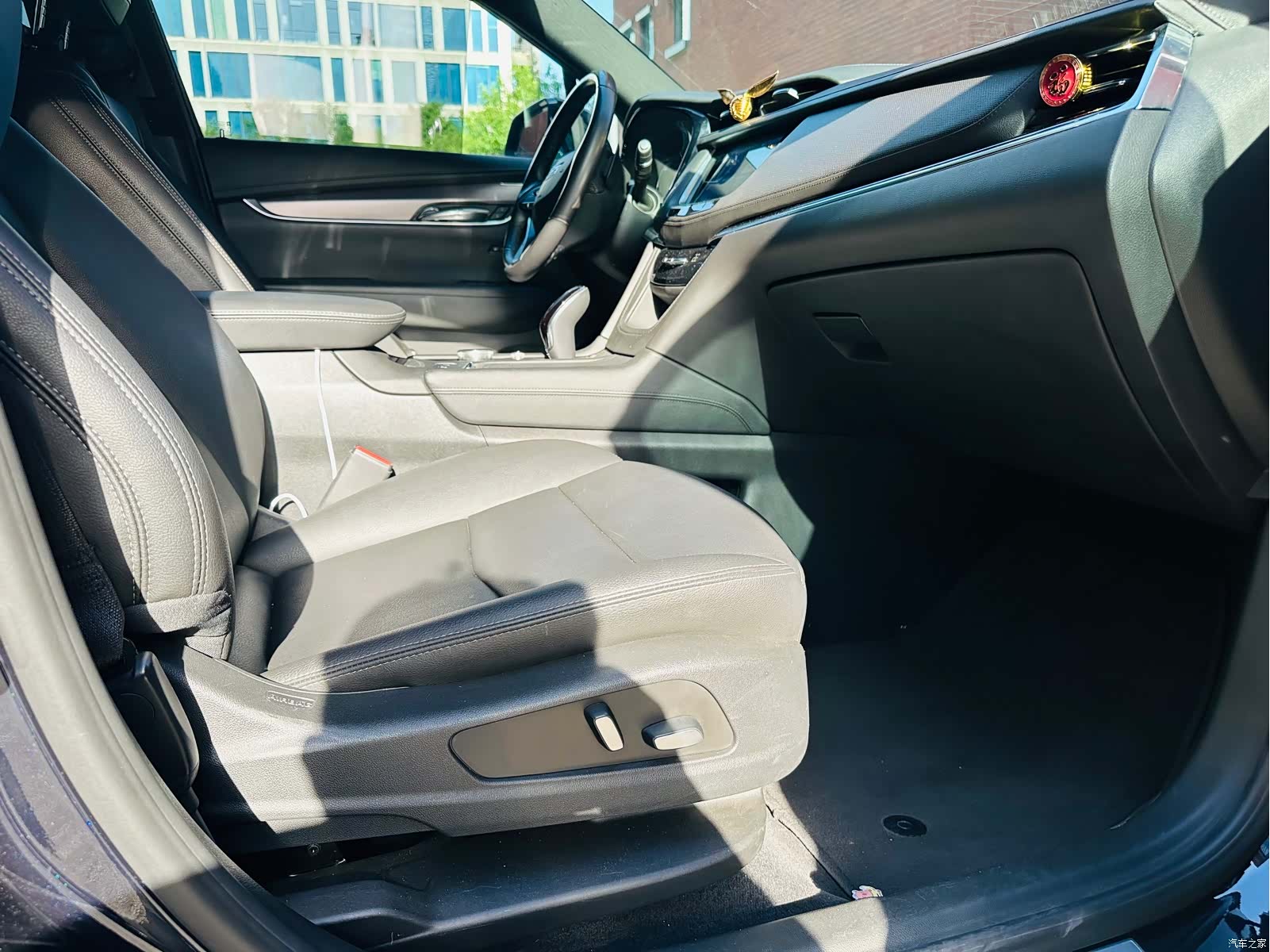 Cadillac XT6, 2022 13