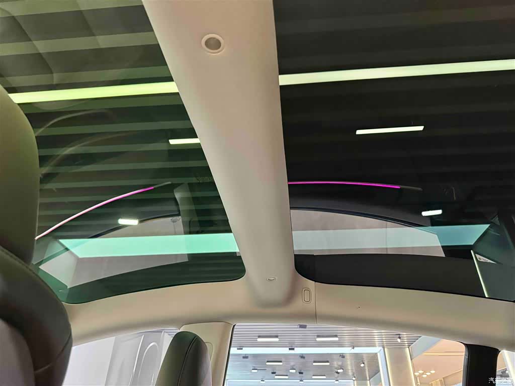 Tesla Model 3, 2024 22