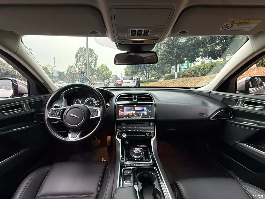 Land Rover XEL, 2018 7