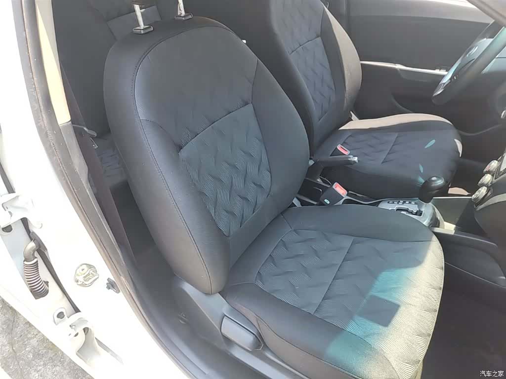 Kia K2, 2015 25
