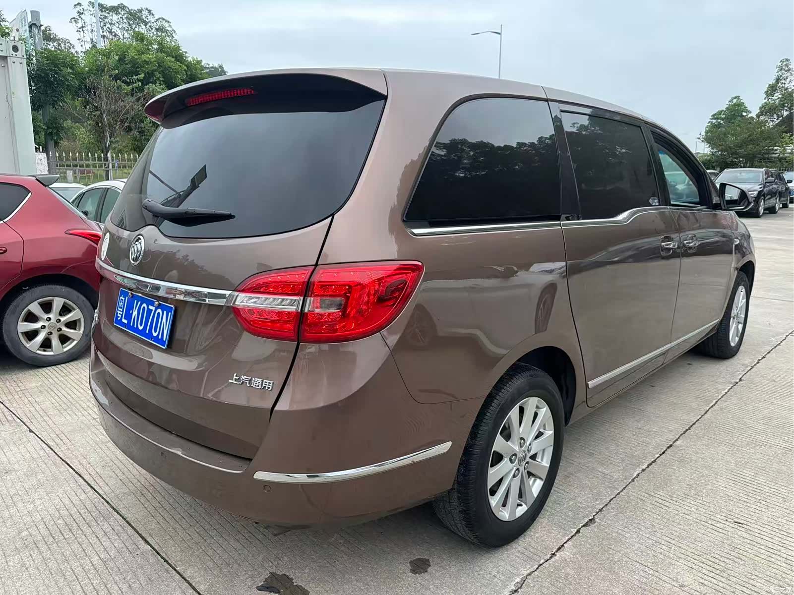 Buick GL8, 2020 9