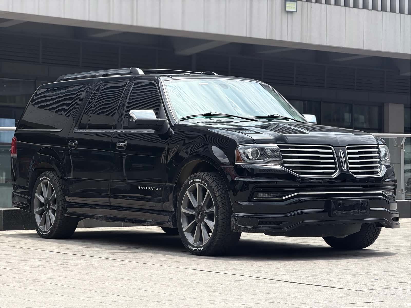 Lincoln Navigator, 2017 3
