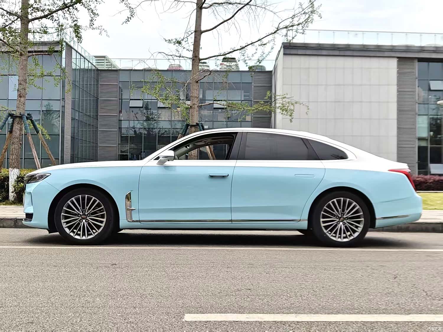 Hongqi H9, 2021 8