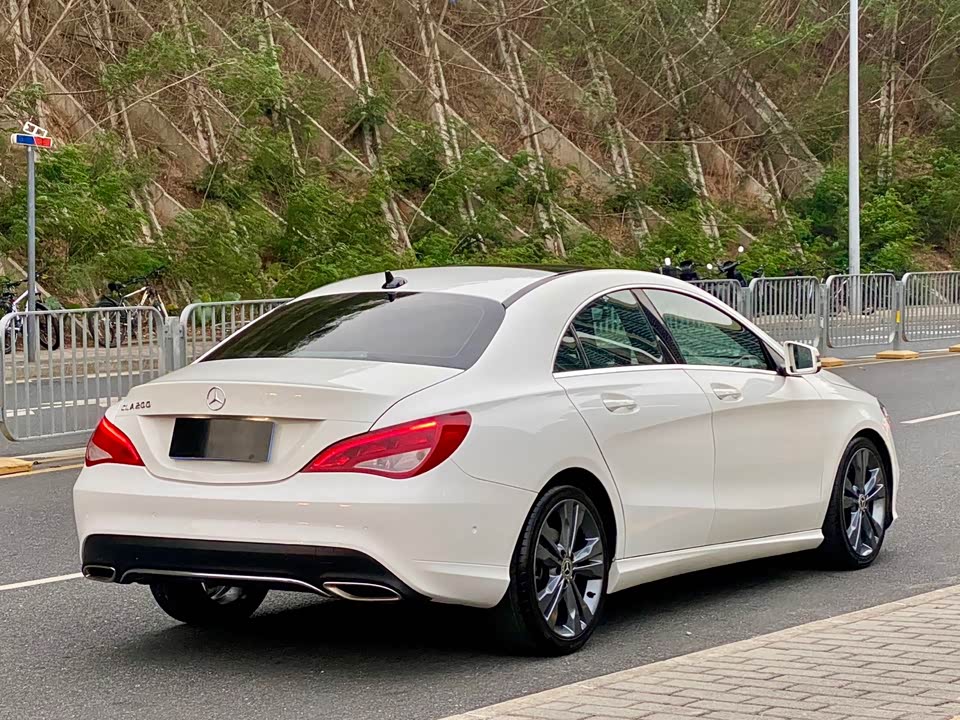 Mercedes-Benz CLA